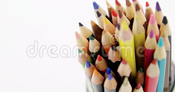 彩色铅笔的特写视频的预览图