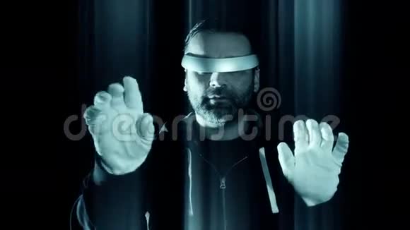 未来黑客黑客入侵概念虚拟现实眼镜视频的预览图