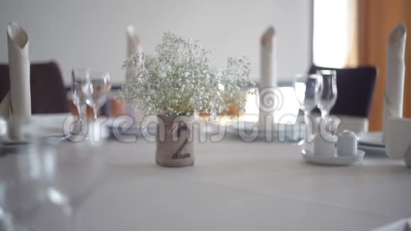 餐厅提供的餐桌用于婚宴视频的预览图