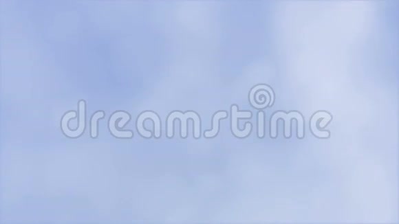 模糊的天空飞翔的云彩动感的柔软的背景视频的预览图