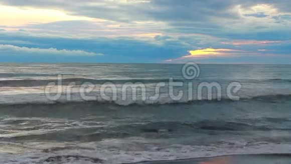 日出波浪海滩2016年6月土耳其视频的预览图