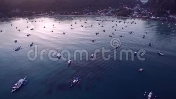 ElNido巴拉望菲律宾美丽的海洋和船只景观视频的预览图