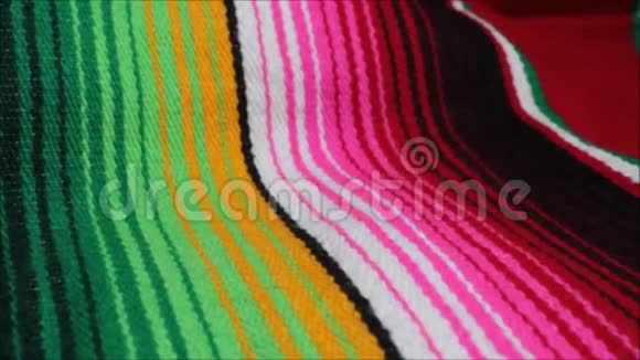 墨西哥披风墨西哥传统的墨西哥披风披风的背景视频的预览图