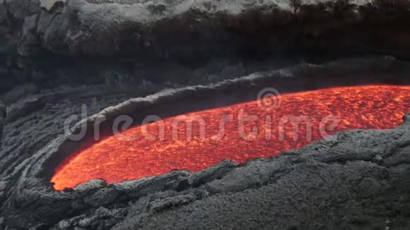 熔岩流在埃特纳火山上西西里岛视频的预览图