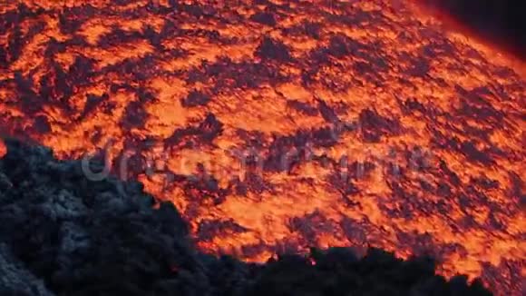 熔岩流在埃特纳火山上西西里岛视频的预览图