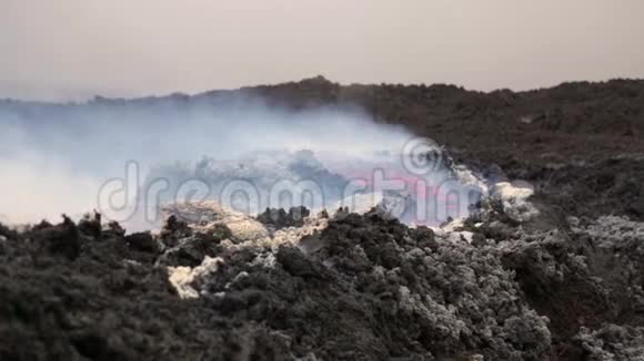 熔岩流在埃特纳火山上西西里岛视频的预览图