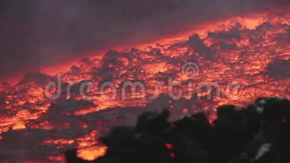 熔岩流在埃特纳火山上西西里岛视频的预览图