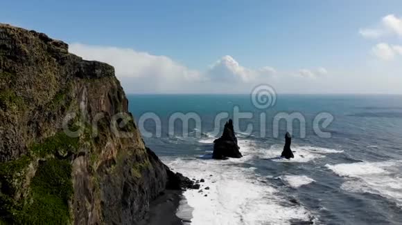 黑沙滩冰岛航空视频的预览图