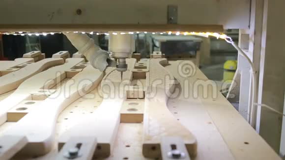 数控软件铣床木材装饰细节视频的预览图