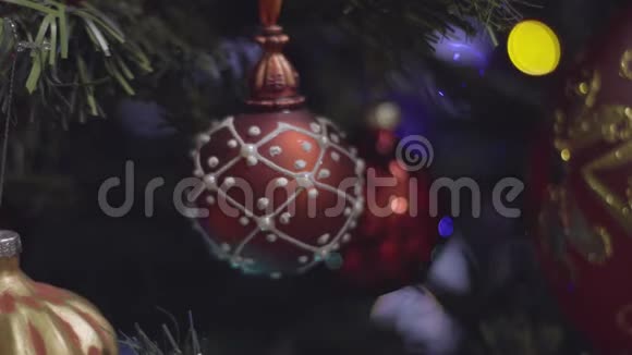 圣诞节和新年装饰红色摘要模糊的博克假日背景眨巴一下加兰圣诞节视频的预览图