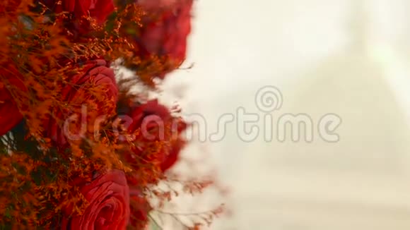 玫瑰花束婚礼装饰视频的预览图
