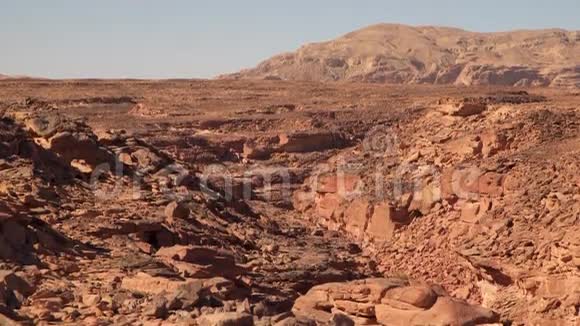 沙漠景观和山脉视频的预览图