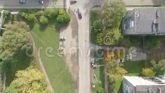 俄罗斯十字路口的交通视频的预览图