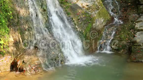 俄罗斯索契贝祖门卡河瀑布视频的预览图