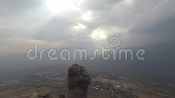 BeshKosh山的鸟瞰图靠近Bakhchisaray克里米亚视频的预览图