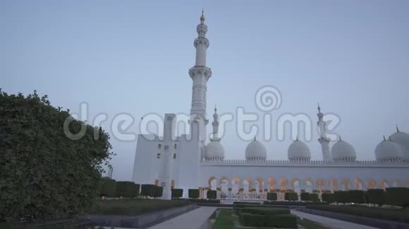 谢赫扎耶德大清真寺是世界上六大清真寺之一视频的预览图