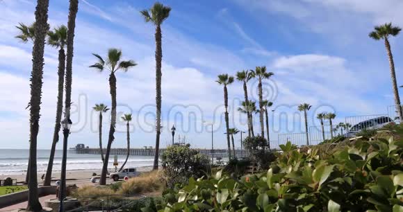 加州海滨码头日落视频的预览图