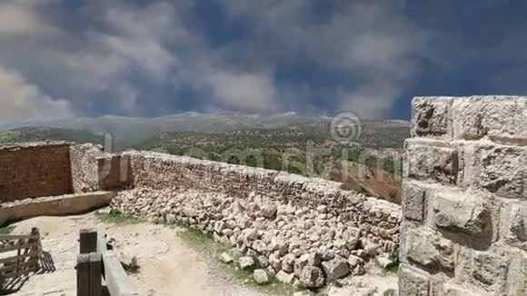 约旦北部阿杰隆的阿尤比德城堡建于12世纪中东视频的预览图