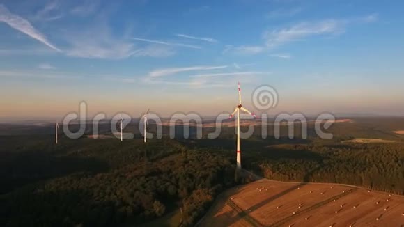 风力涡轮机风力公园莱茵高陶努斯地区视频的预览图