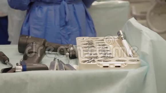 手术室的仪器视频的预览图