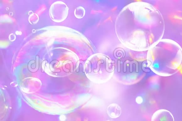 肥皂泡闪亮的颜色反射气泡视频的预览图