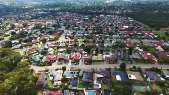 鸟瞰澳大利亚郊区视频的预览图