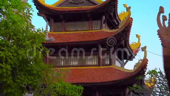 越南PhuQuoc岛上的一座佛教寺庙HoQuoc塔被偷拍视频的预览图