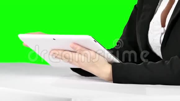 使用笔记本电脑绿色屏幕视频的预览图