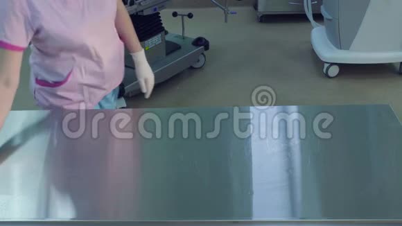 准备手术室视频的预览图