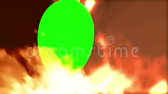 具有绿色背景的2014年视频的预览图