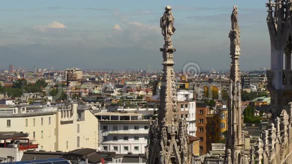 米兰夏季日屋顶杜莫大教堂城市全景4k意大利视频的预览图