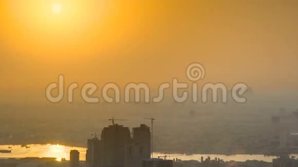 日出与Ajman城市景观从屋顶视频的预览图
