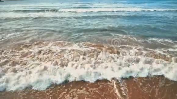 大西洋沿岸水波泡沫视频的预览图