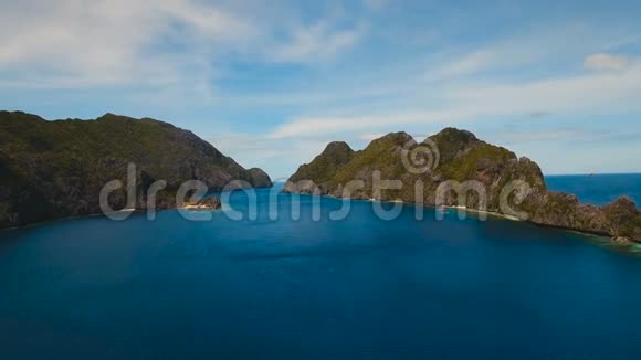 热带岛屿和沙滩鸟瞰ElNido视频的预览图