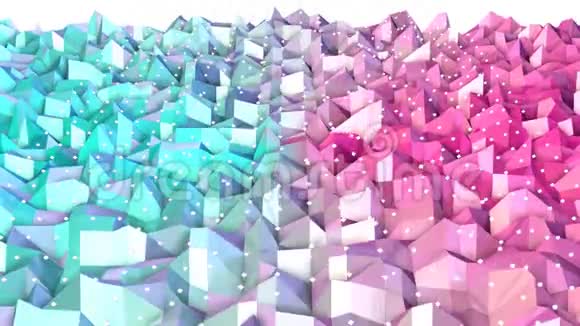摘要简单的蓝色粉红色低聚三维表面和飞行白色晶体作为背景软几何低聚背景视频的预览图
