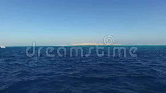 美丽红海的景色视频的预览图