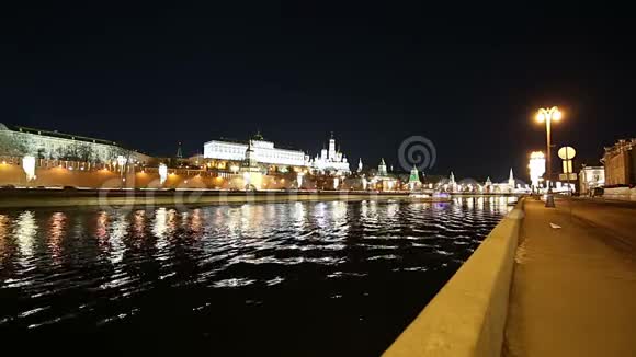 俄罗斯克里姆林宫附近的莫斯科莫斯科莫斯科莫斯科河堤视频的预览图