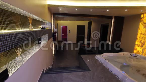 豪华公寓室内按摩浴缸哈马姆SPA视频的预览图