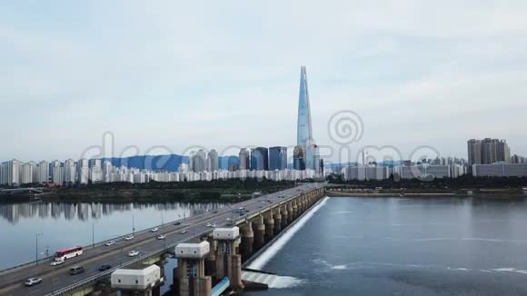 韩国首尔市天际线鸟瞰图视频的预览图