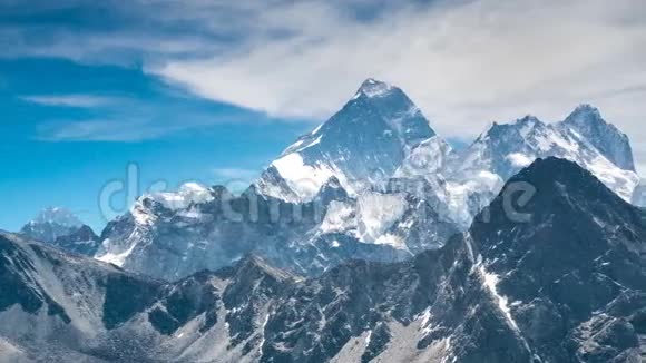 在尼泊尔喜马拉雅山旅行视频的预览图
