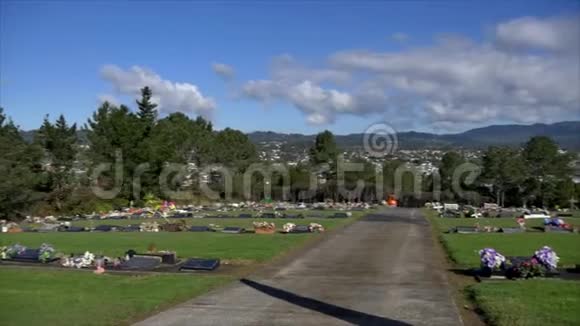 为葬礼而拍摄的墓地视频的预览图