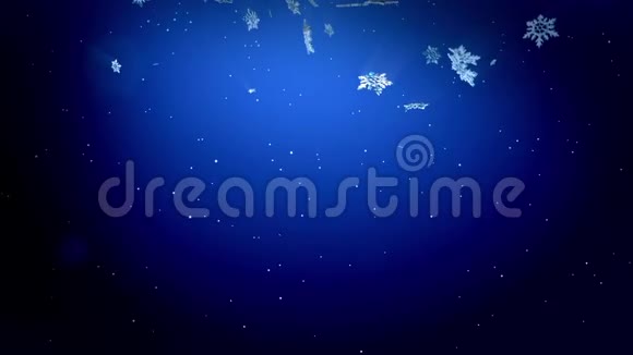 闪亮的3d雪花在蓝色背景下在空中飞舞用作圣诞新年贺卡或冬季动画视频的预览图