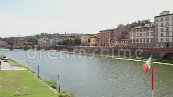 佛罗伦萨市美丽的阿诺河托斯卡纳视频的预览图
