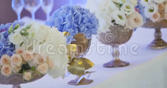 婚礼用花桌装饰花饰婚礼用花桌婚礼花店视频的预览图