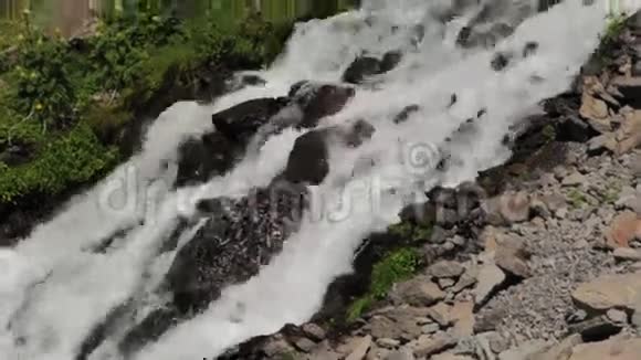 埃尔布鲁斯地区山脉的坡度视频的预览图