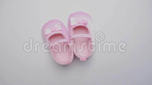 粉色婴儿鞋视频的预览图