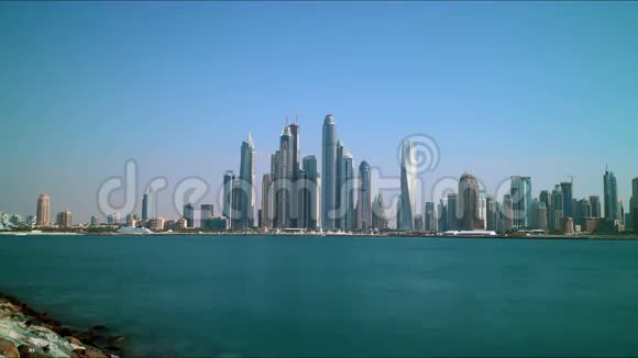 迪拜码头全景4k时间间隔视频的预览图
