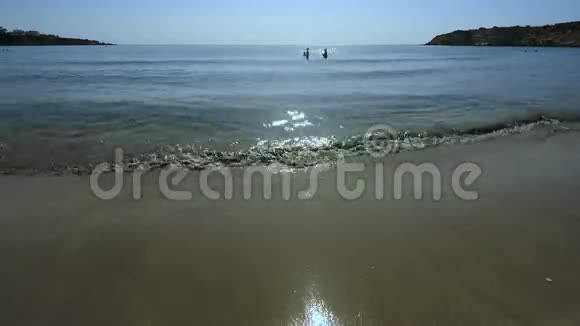 海洋海岸美丽的夏季景观视频的预览图