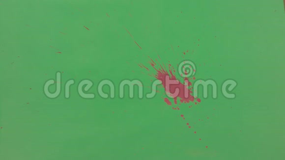 粉墨在绿色屏幕背景上飞溅视频的预览图