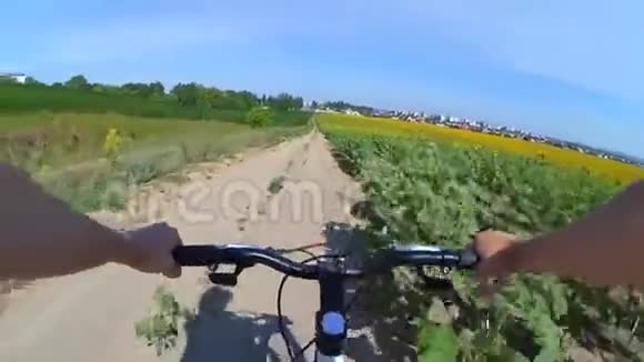 现场自行车动作摄像机视频的预览图